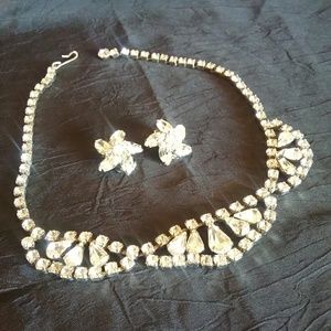 Vintage Weiss Rhinestone Necklace and Earring Set